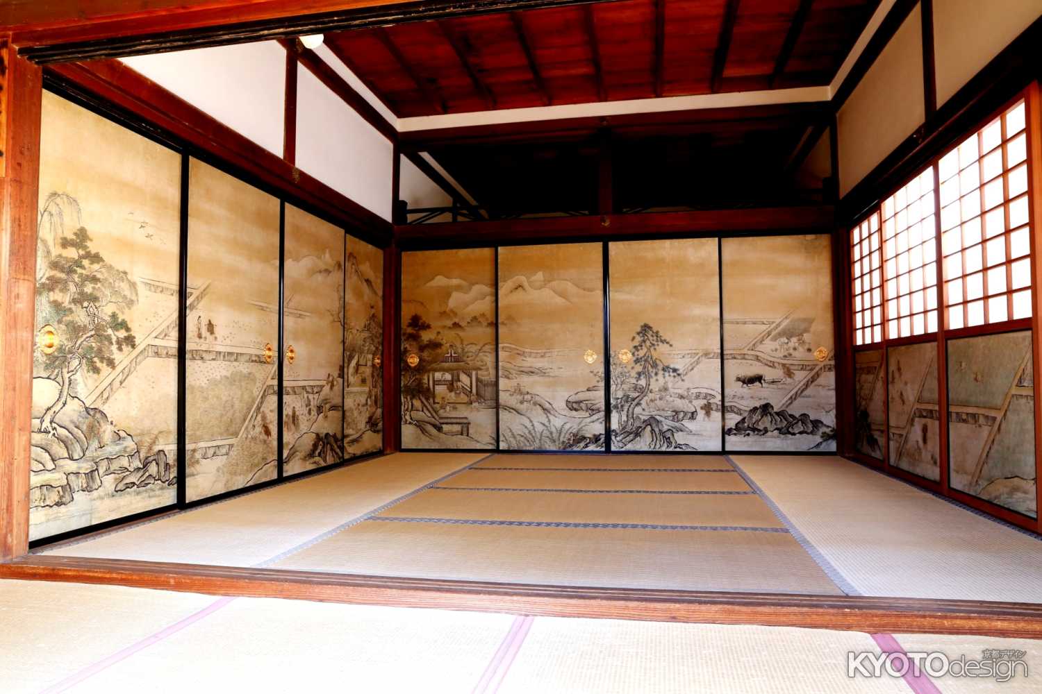 大覚寺正寝殿竹の間を特別公開 「四季耕作図襖」