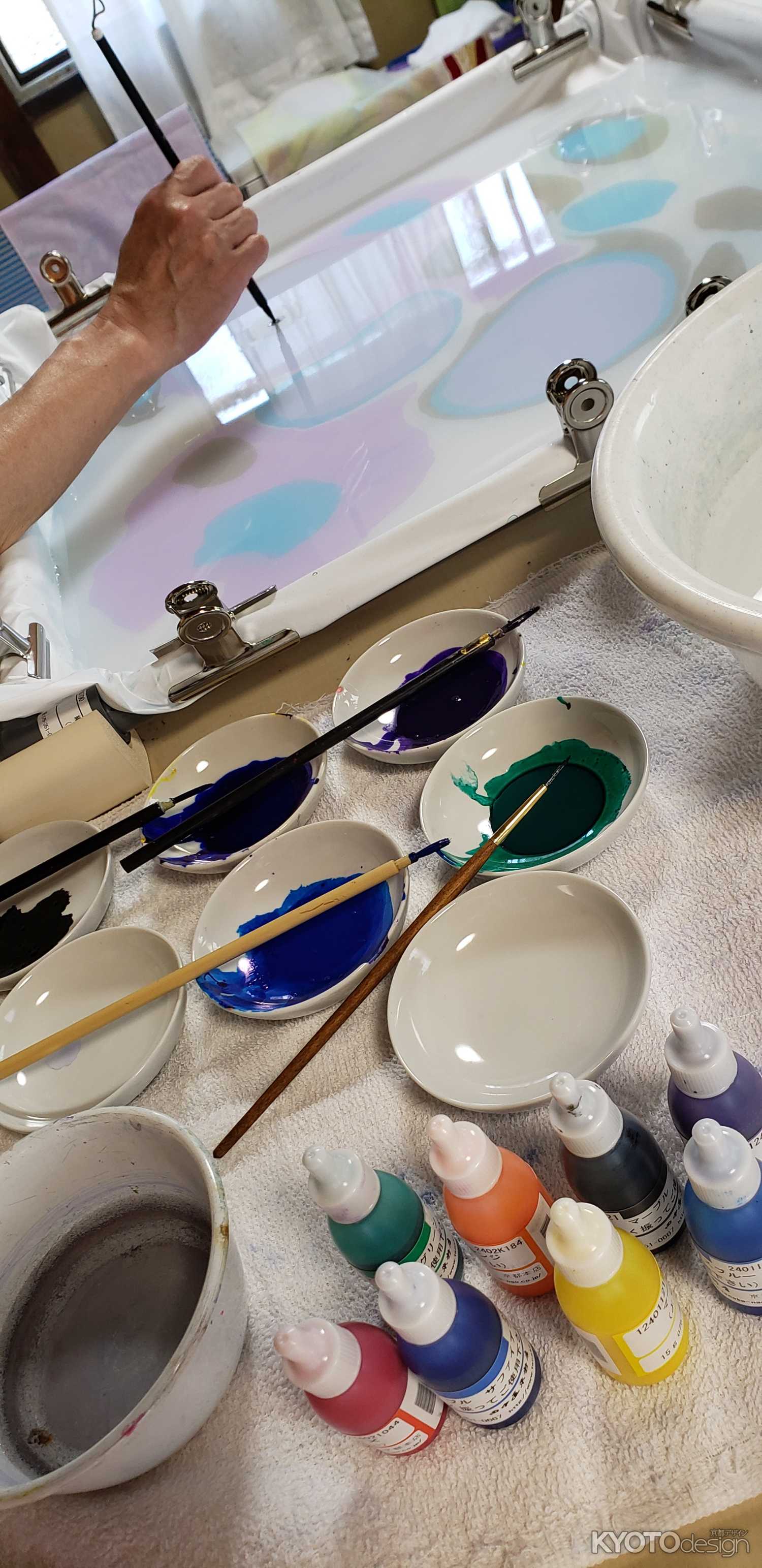 ワークショップ　『水に描くアート～墨流し染体験～』