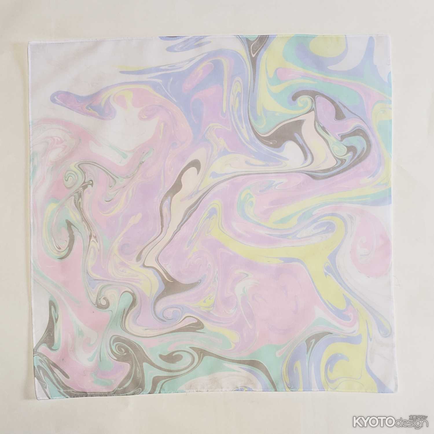 ワークショップ　『水に描くアート～墨流し染体験～』