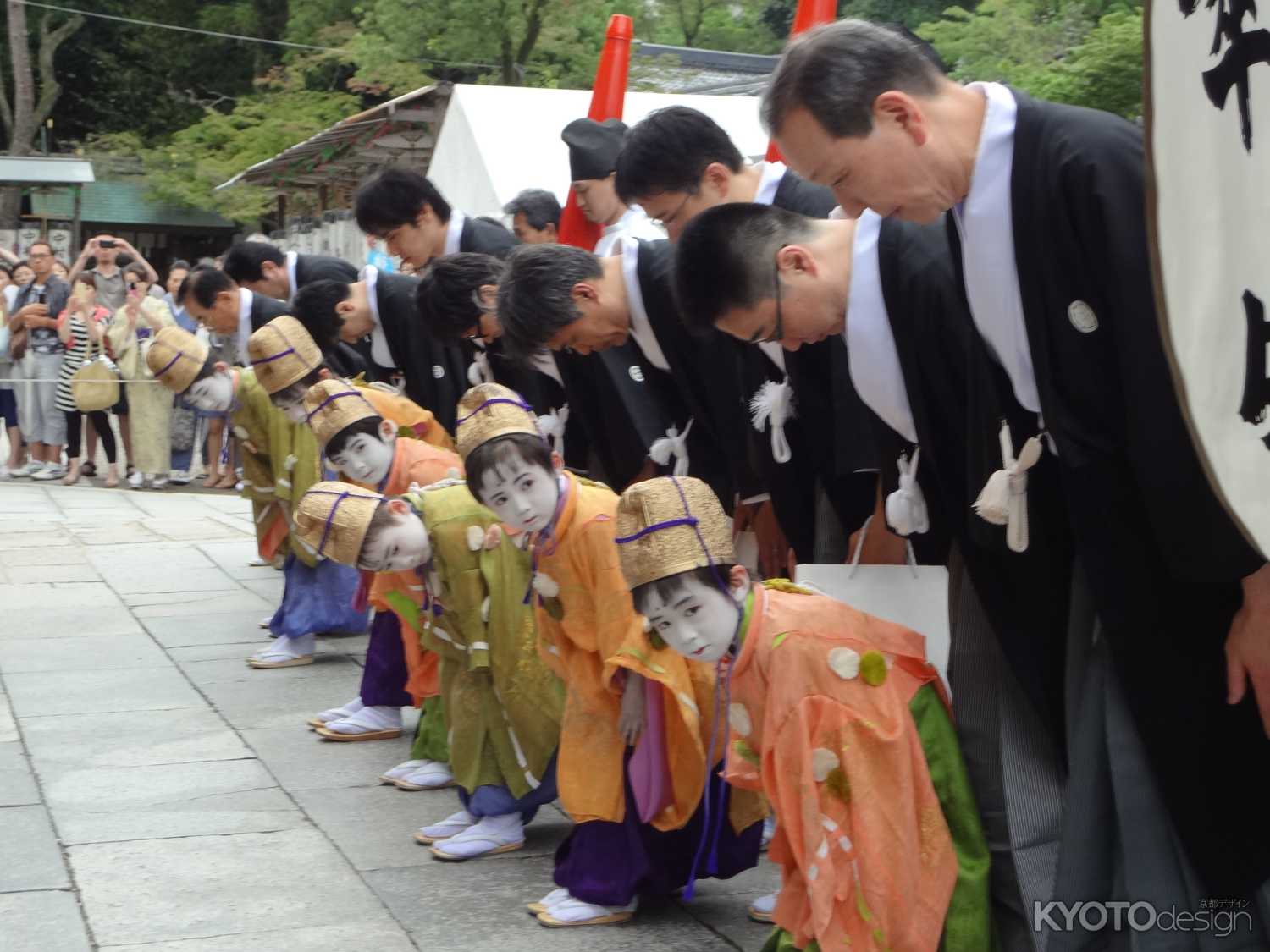 綾傘鉾稚児社参