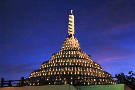 孟蘭盆万灯供養会