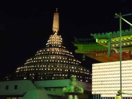 孟蘭盆万灯供養会