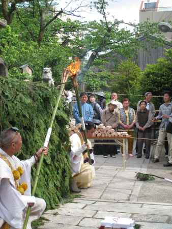 菅大臣祭と狂言