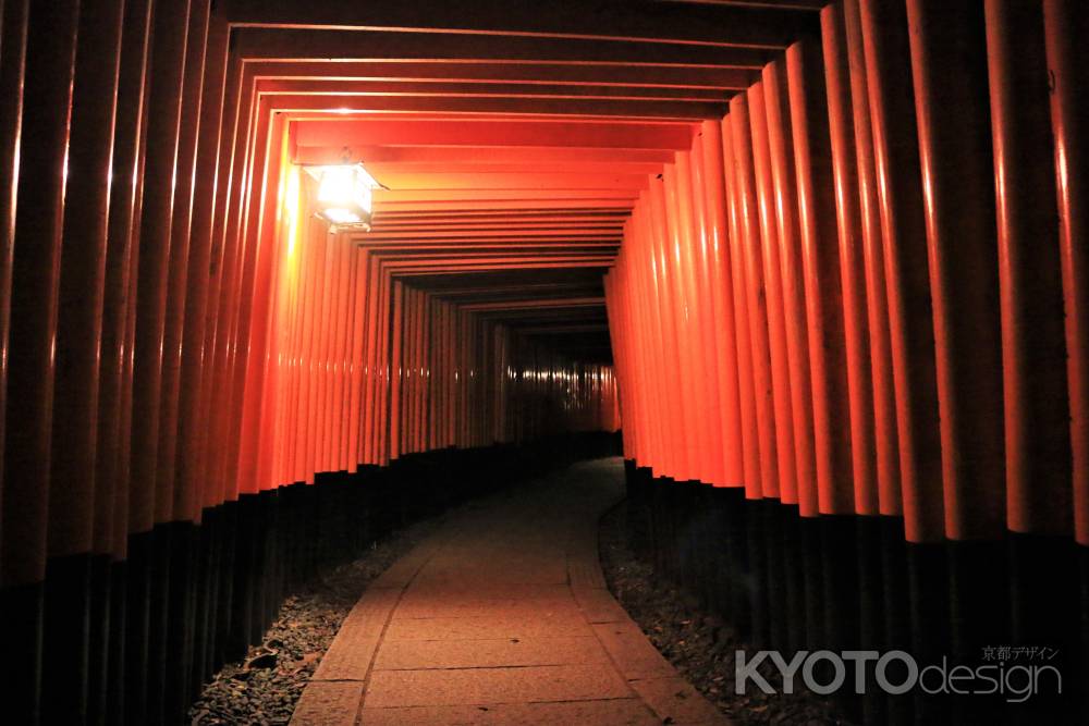 夜の伏見稲荷大社１