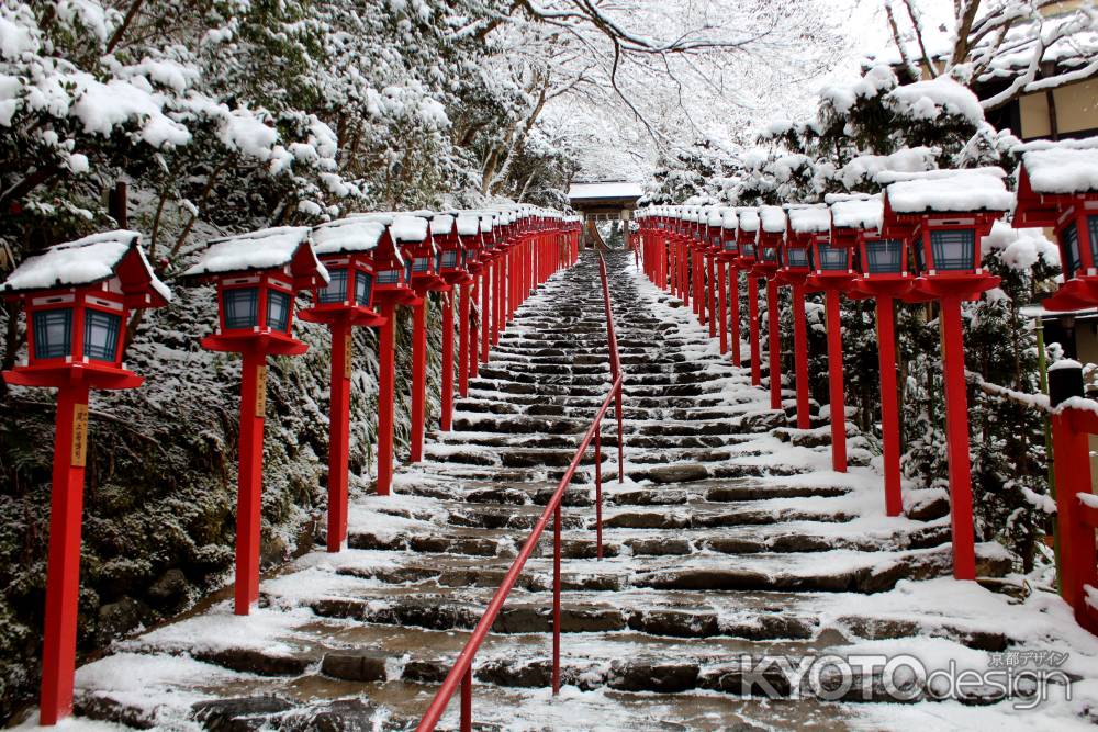 雪の貴船神社