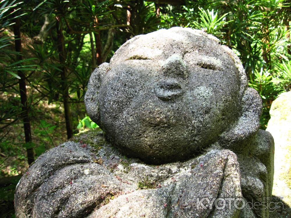 優しい表情の羅漢さん