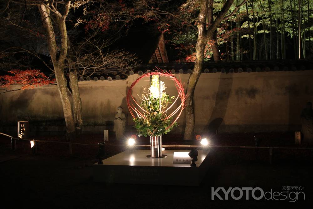 優美に照らされた作品