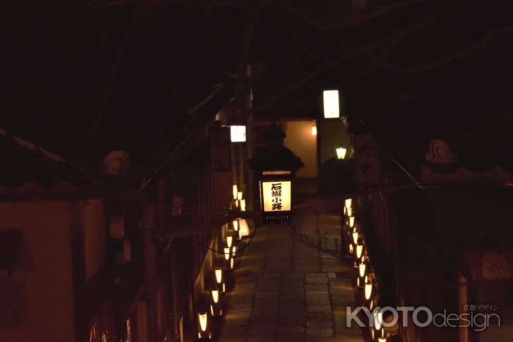 石塀小路の灯