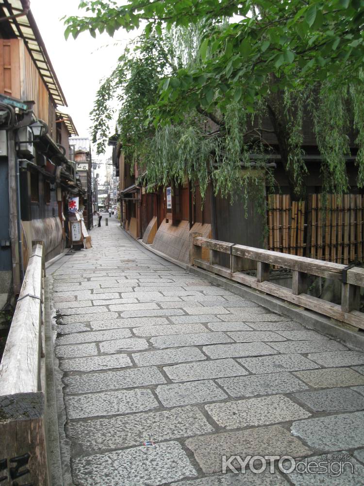 夏の祇園白川