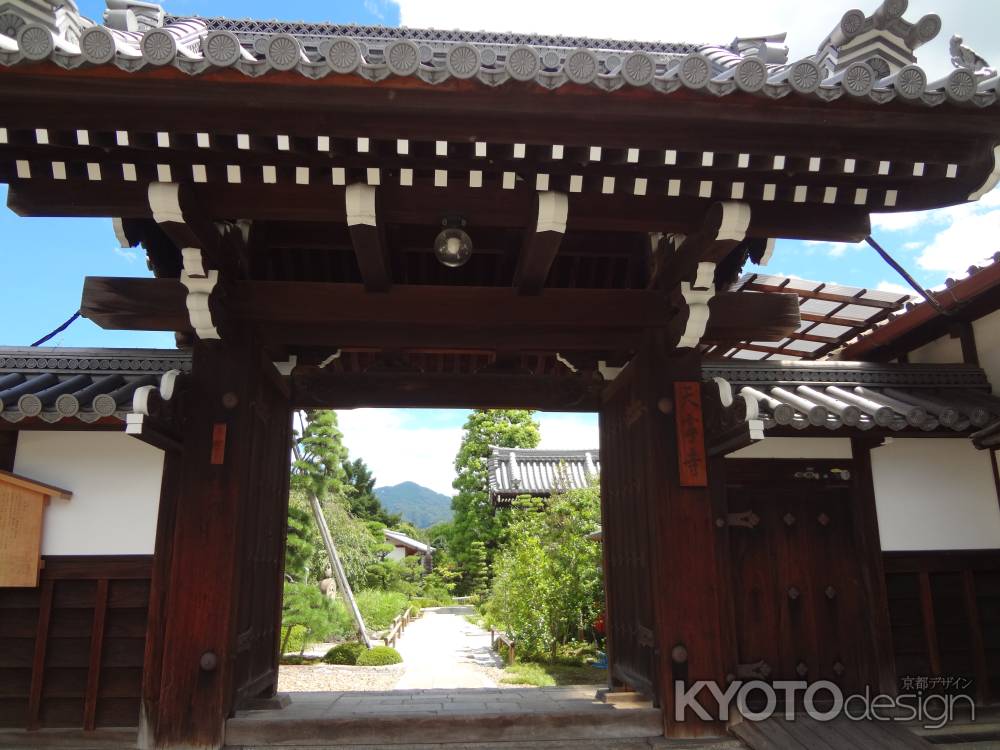 天寧寺 三門と比叡山