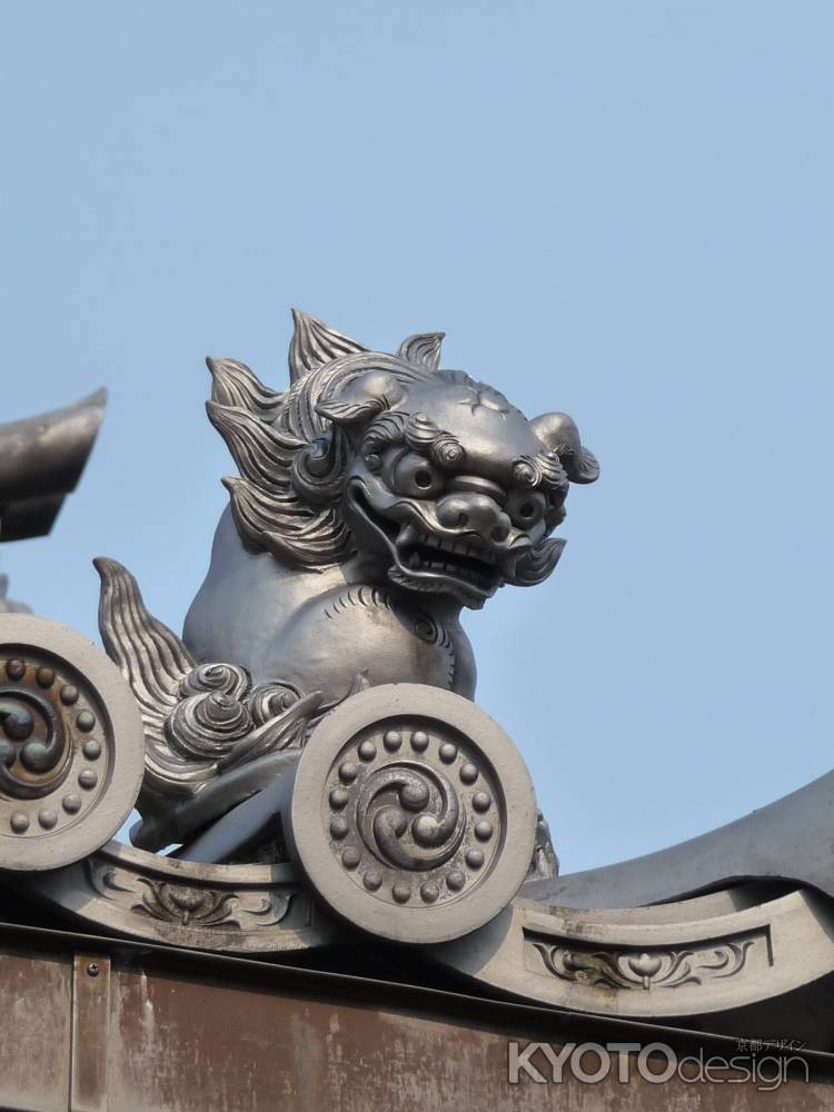 ん？呼んだ？ （狛犬・阿弥陀寺）