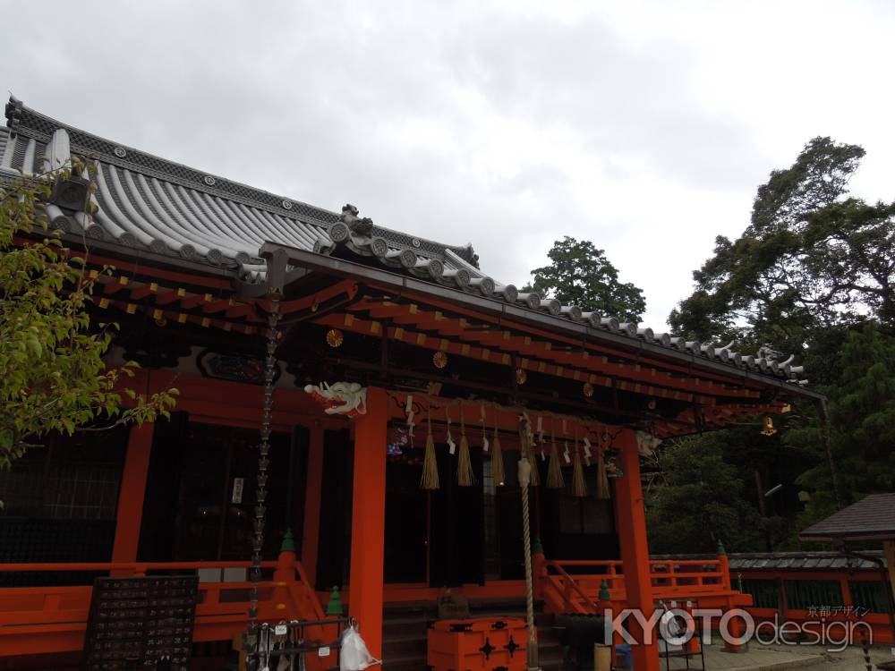 毘沙門堂の本殿