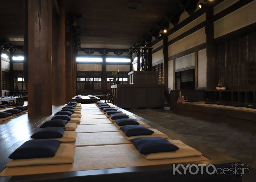 東福寺禅堂内部（許可を得て撮影）