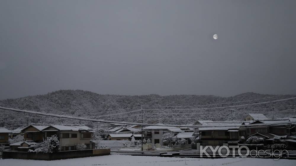 夜明け前のお月さん