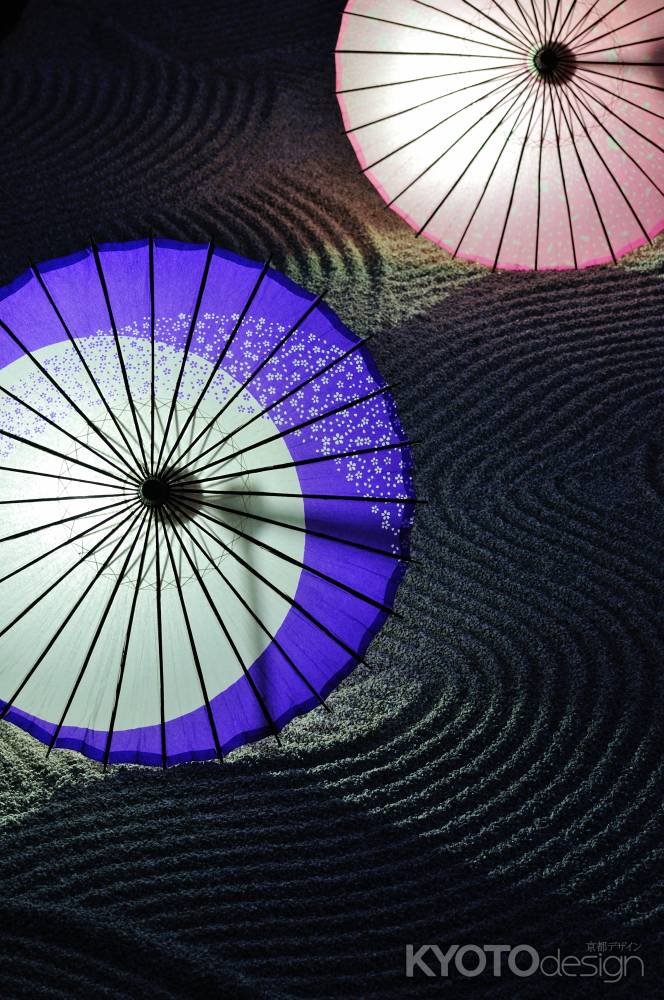 妙顕寺　和傘灯る