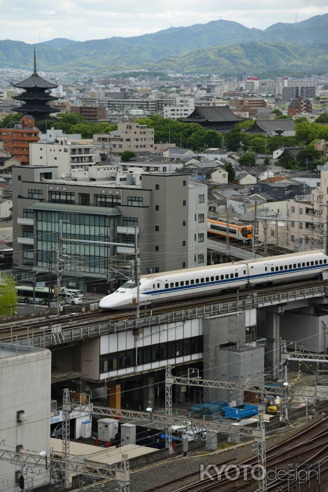 五重塔　新幹線