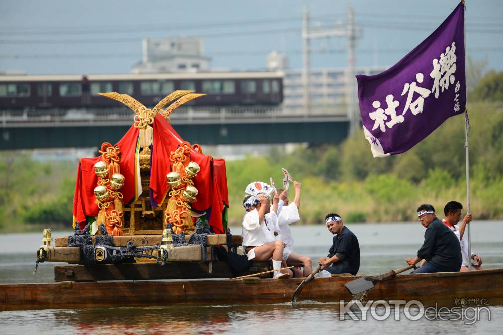 松尾大社　神幸祭　船渡御　並走