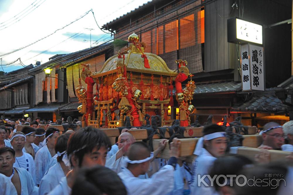 祇園祭2019　神幸祭　新橋通りを練り歩く