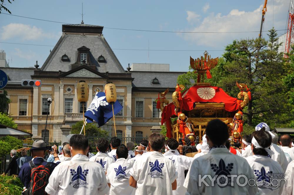 府庁前　巡行中