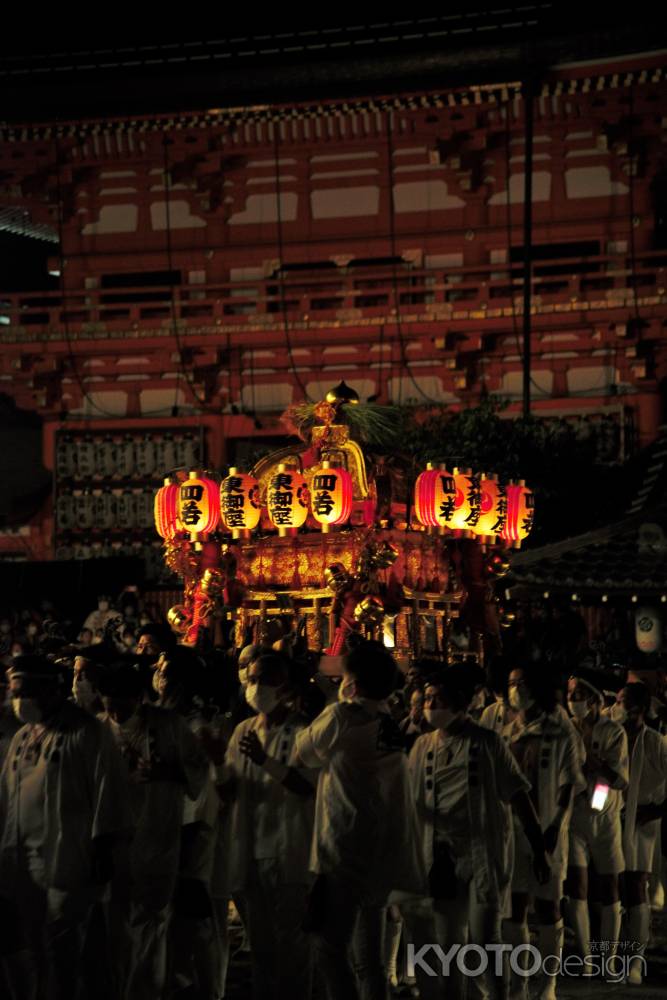 南楼門と東御座