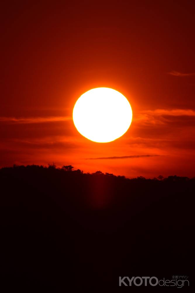 嵐山に陽が落ちる
