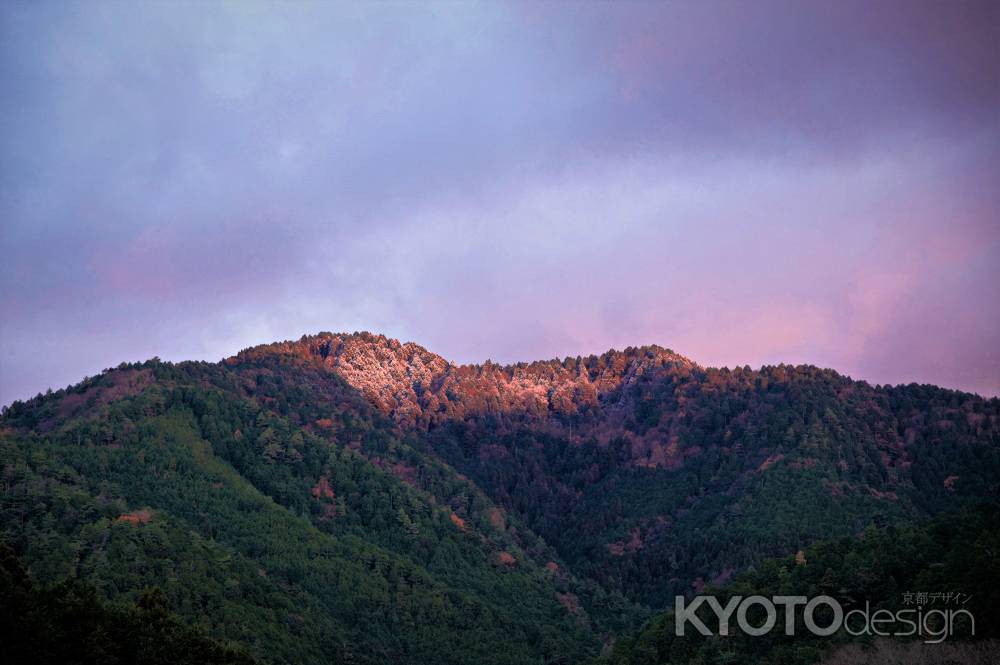 大原の里　山に淡雪
