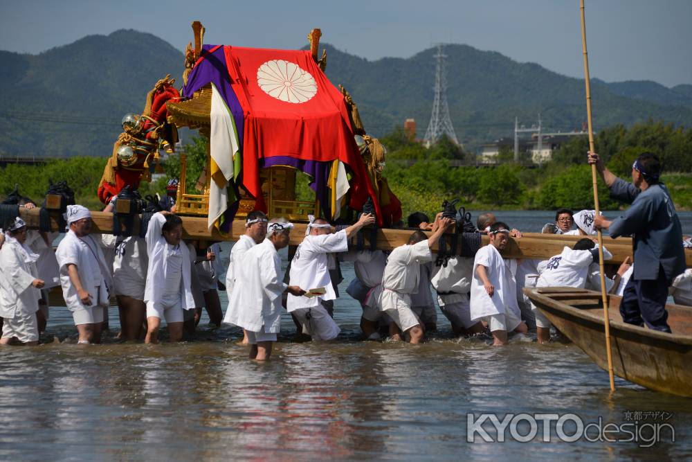 せーのっ！よいっしょ！ゆっくり！肩入れろ！