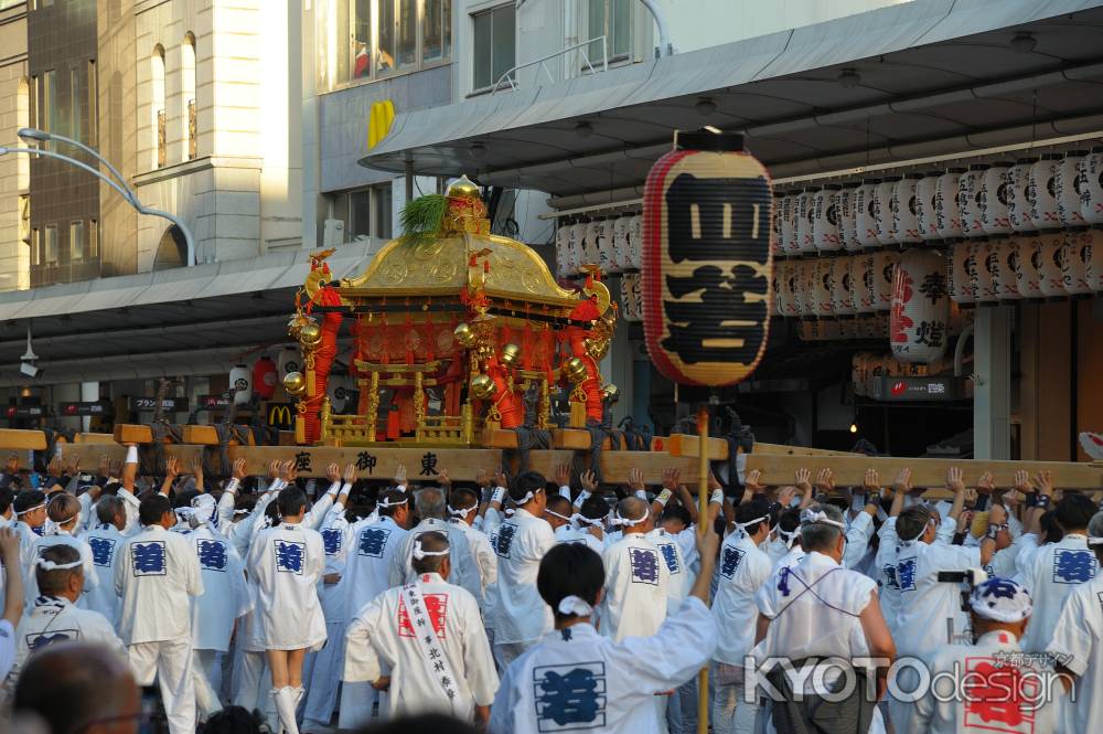 東御座　四若神輿会さん　差し上げ！