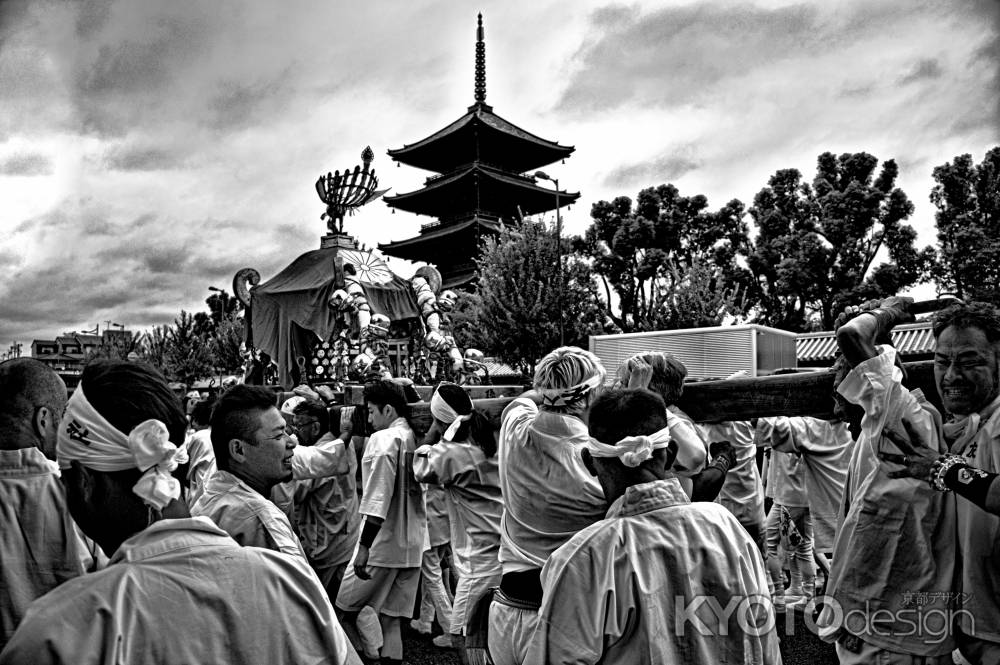 ホイっとホイっと　五重塔