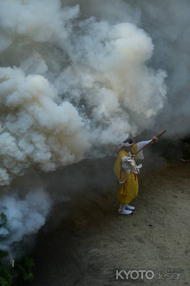 山伏さんを覆う
