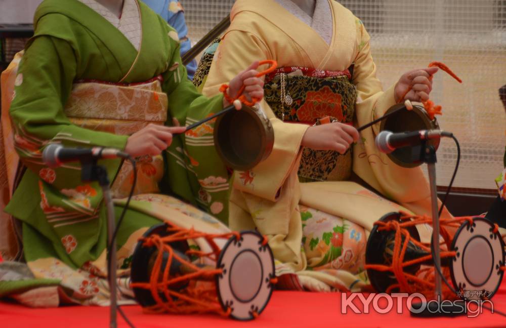 コンコンチキチンで応援