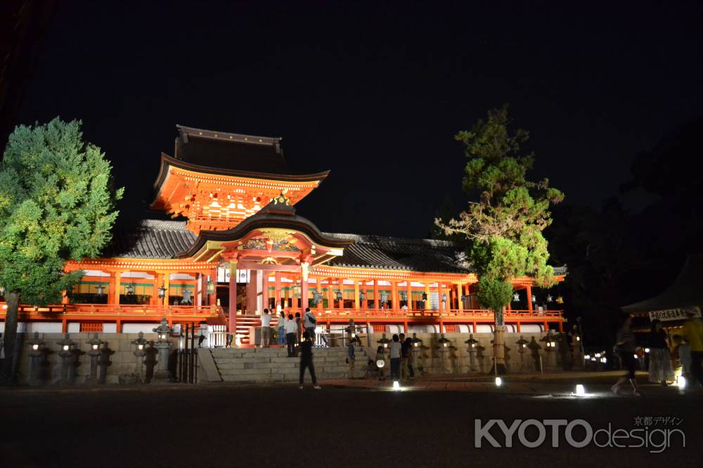 石清水八幡宮　ライトアップされた本堂２