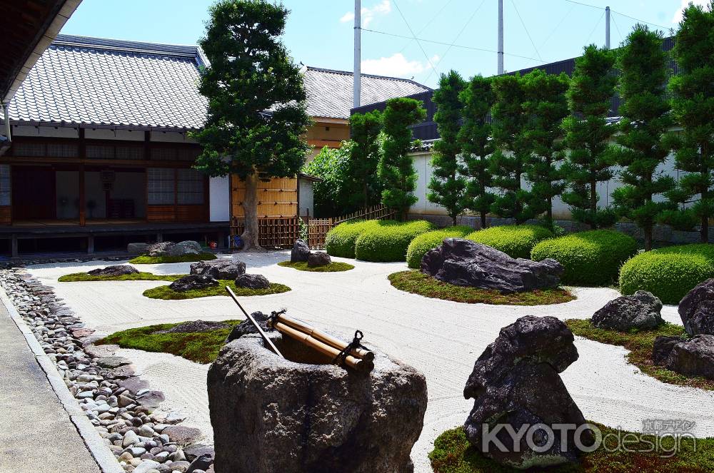 妙蓮寺　十六羅漢石庭