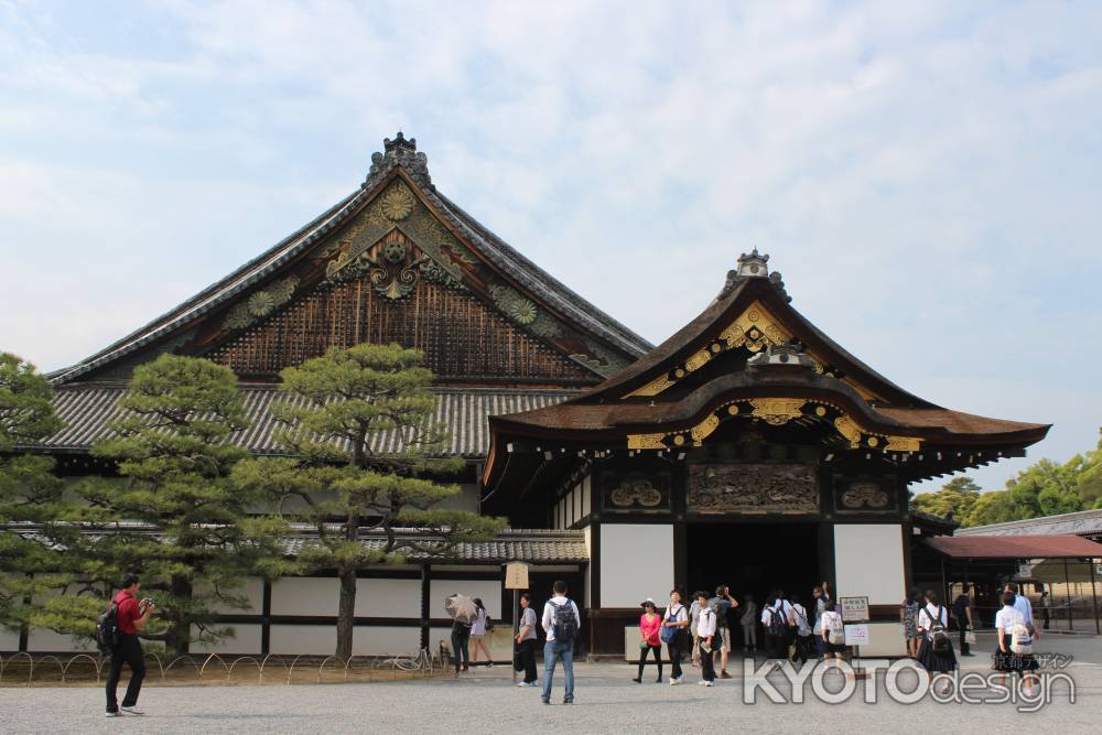 二条城 青空と二の丸御殿 