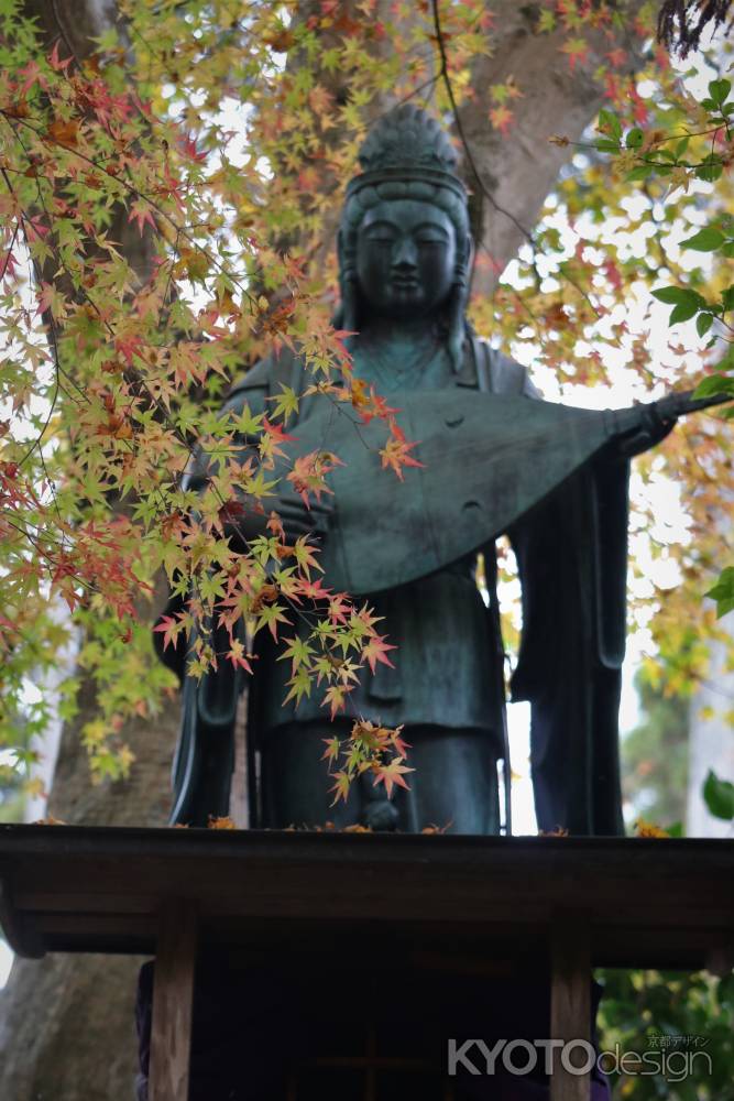 大原　三千院の紅葉　弁財天