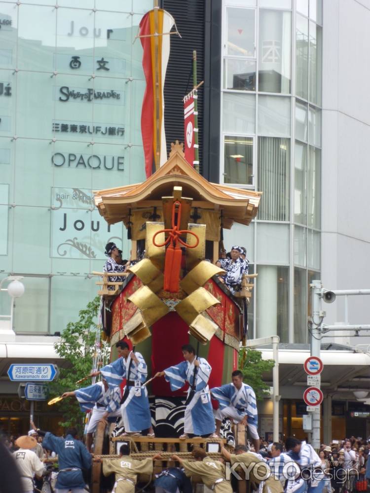 祇園祭　山鉾巡行　大船鉾の辻回し