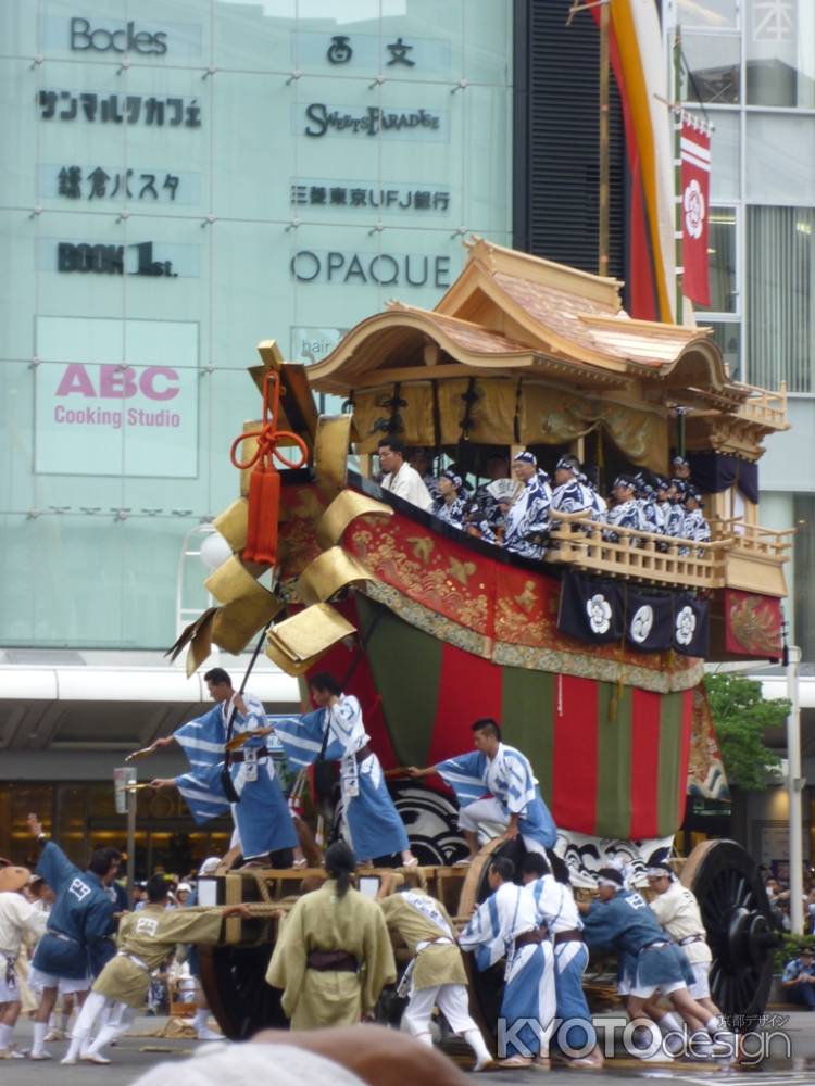 祇園祭　山鉾巡行　大船鉾の辻回し2