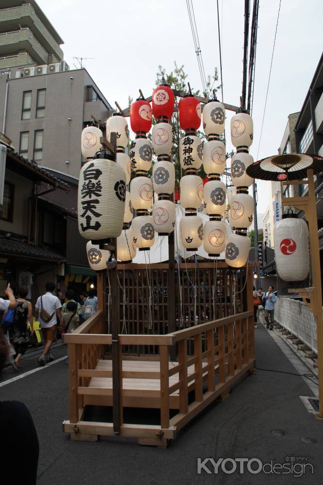 宵山の白楽天山