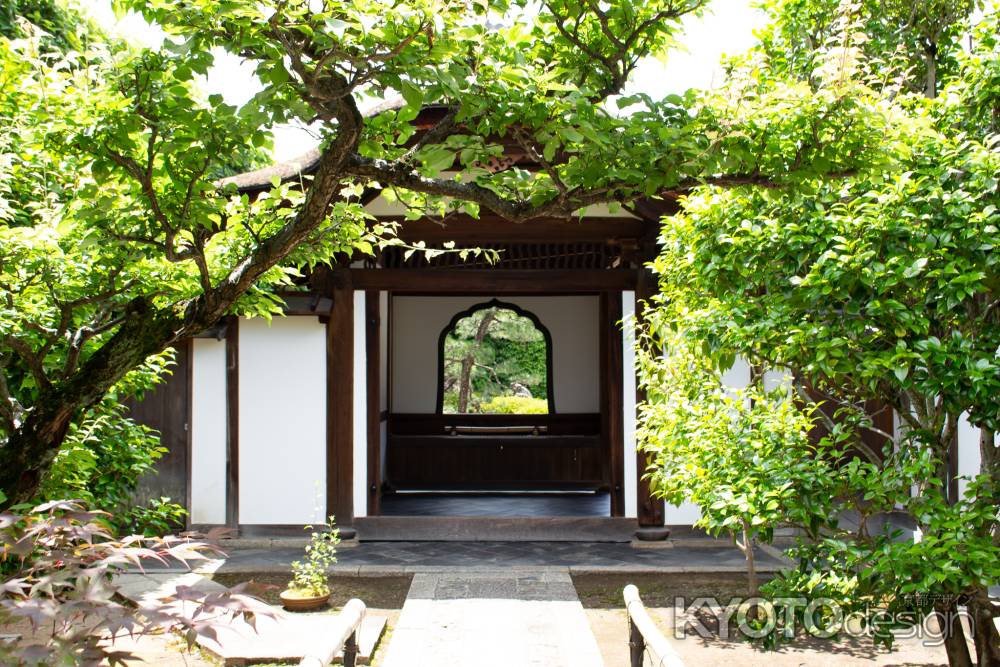 眺めの良い花頭窓