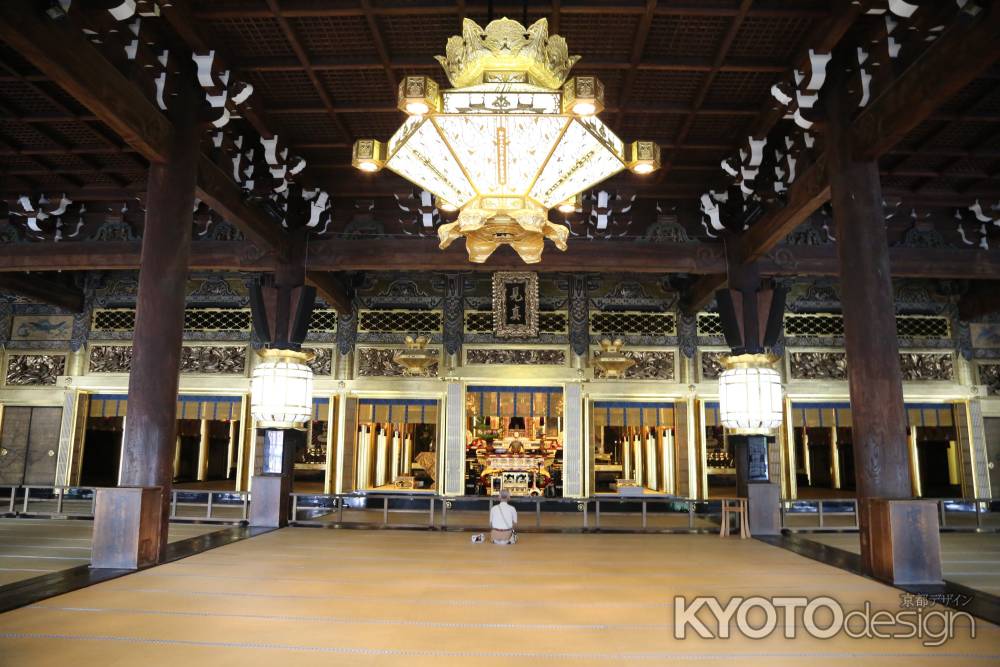 西本願寺 御影堂内①