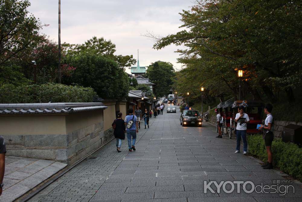 夕暮れ時の「ねねの道」