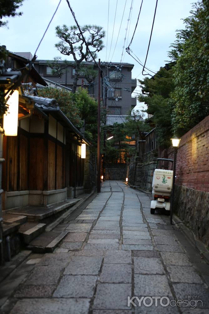 黄昏時の石塀小路3