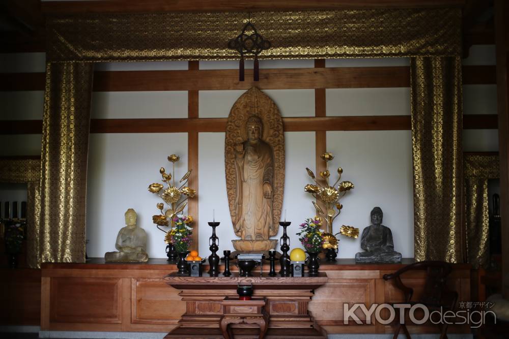 石峰寺 本尊 釈迦如立像