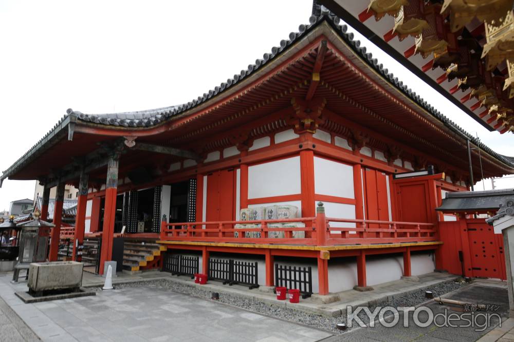 六波羅蜜寺　朱の本堂