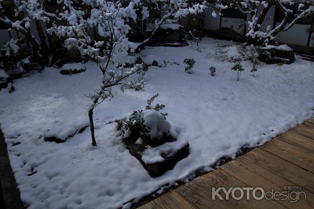 雪景色の仁和寺34