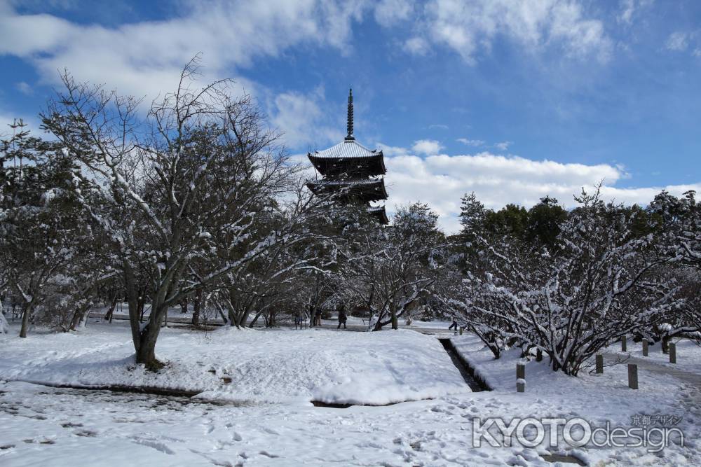 雪景色の仁和寺45