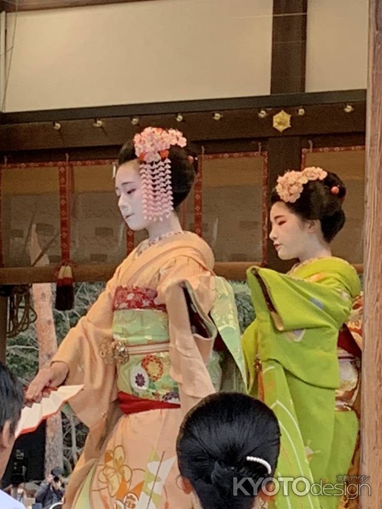 舞妓さんの舞姿