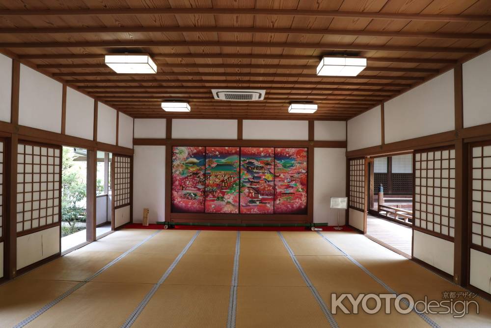 はねず色の襖絵