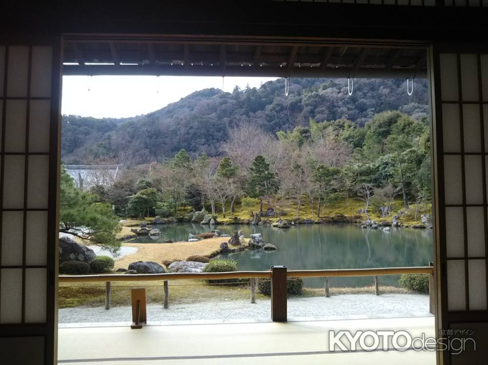 書院からの曹源池の風景