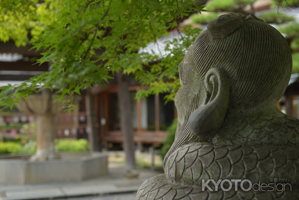 宇賀神様のお出迎え＿三室戸寺